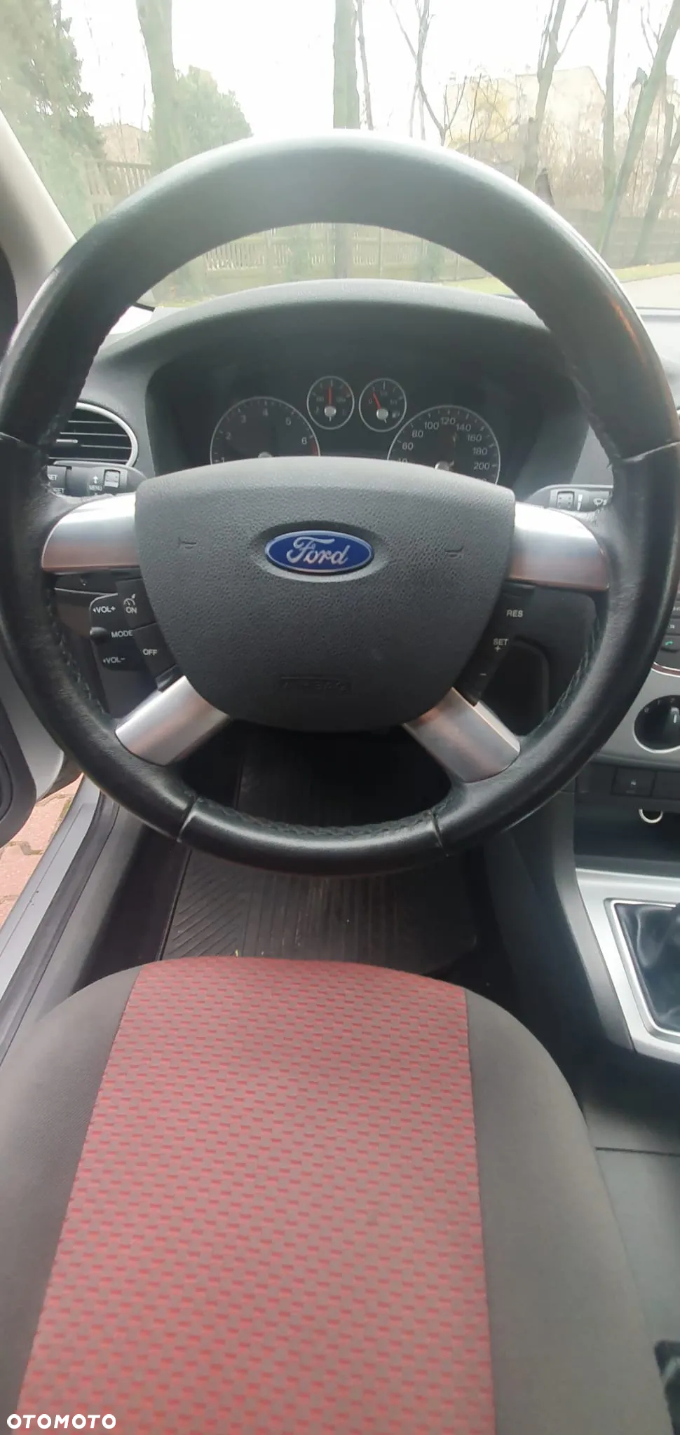 Ford Focus 1.6 16V Ambiente - 9