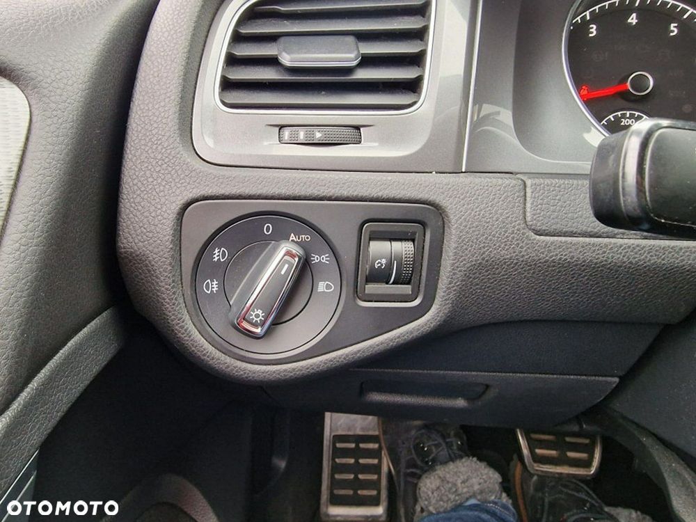 Volkswagen Golf - 13