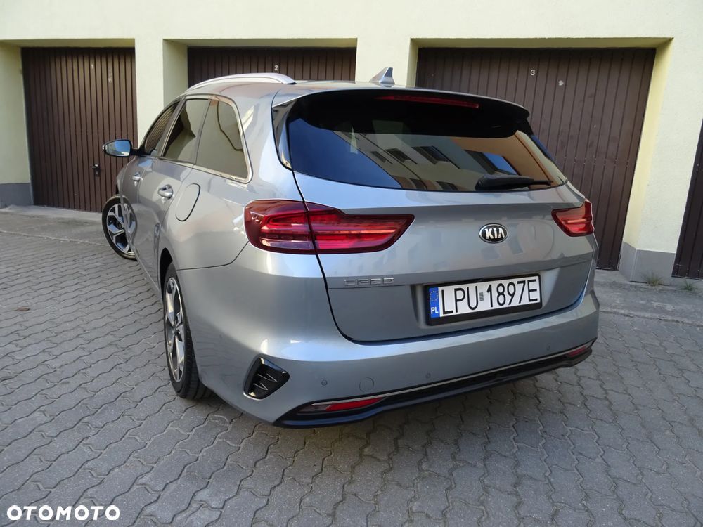 Kia Ceed 1.4 T-GDI DCT OPF Platinum Edition - 28