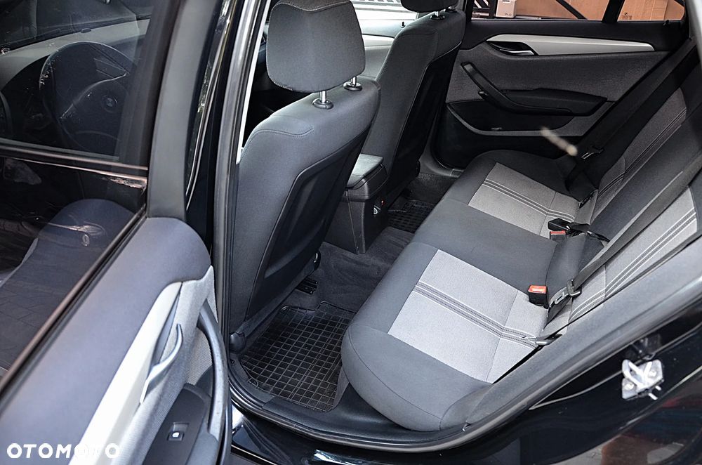 BMW X1 sDrive18d xLine - 17