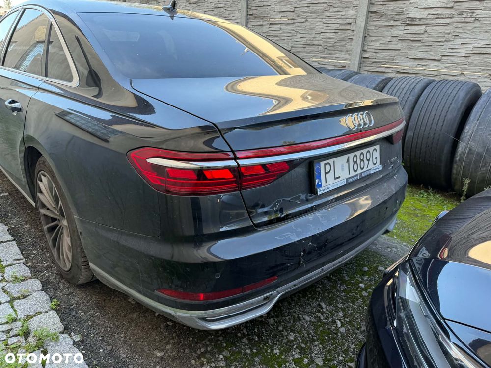 Audi A8 - 4