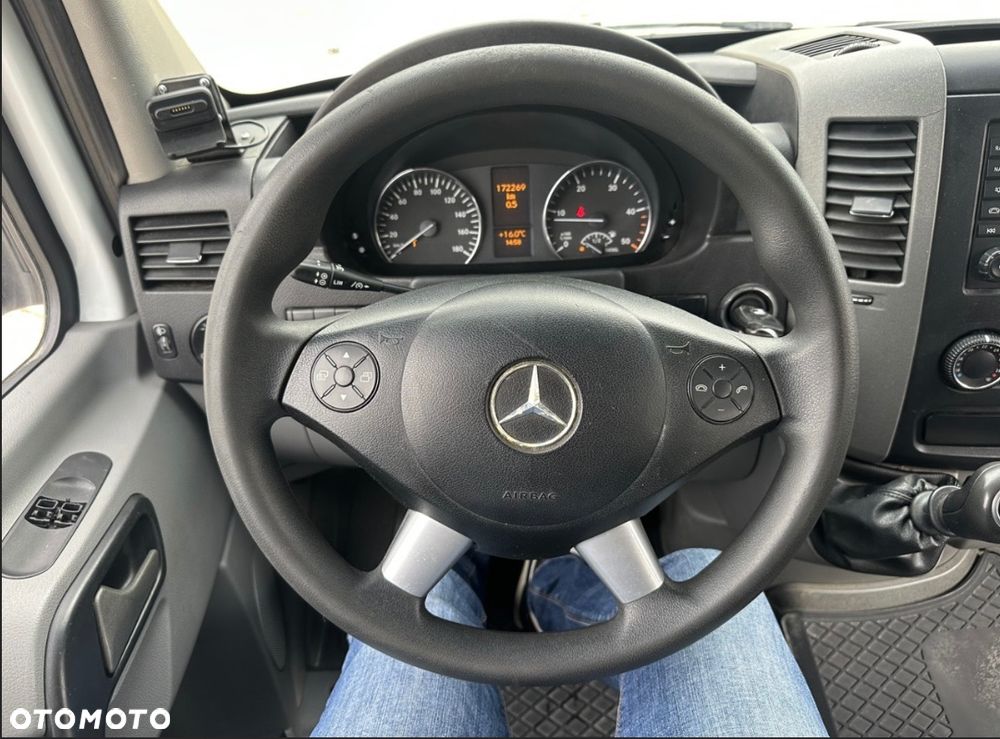 Mercedes-Benz Sprinter - 14