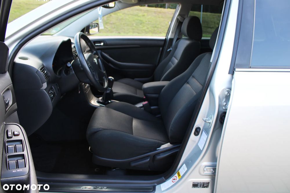 Toyota Avensis - 25