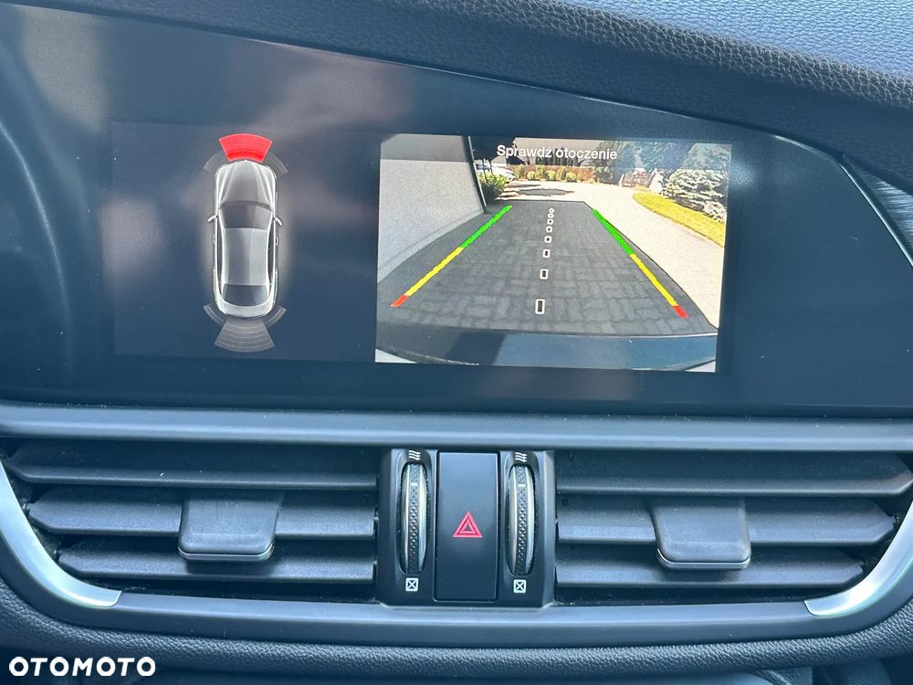 Alfa Romeo Giulia 2.2 D Turbo Super - 26