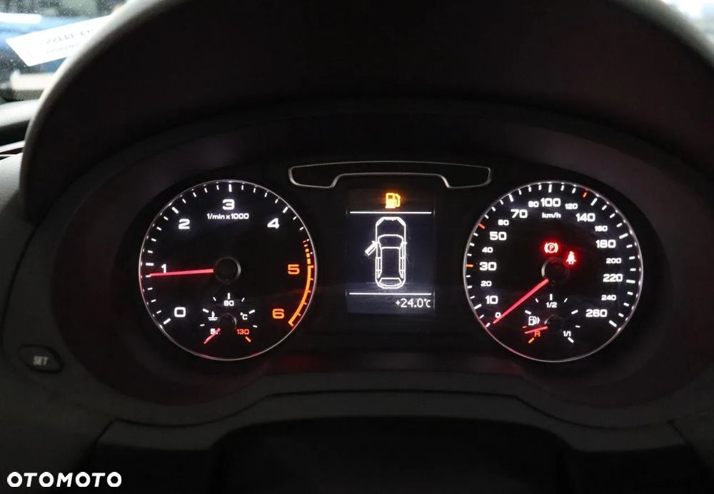 Audi Q3 2.0 TDI Edycja Specjalna - 32