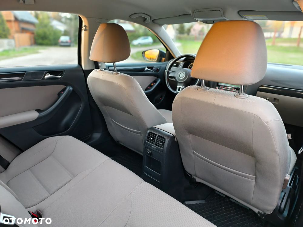 Volkswagen Jetta 1.2 TSI Trendline - 10