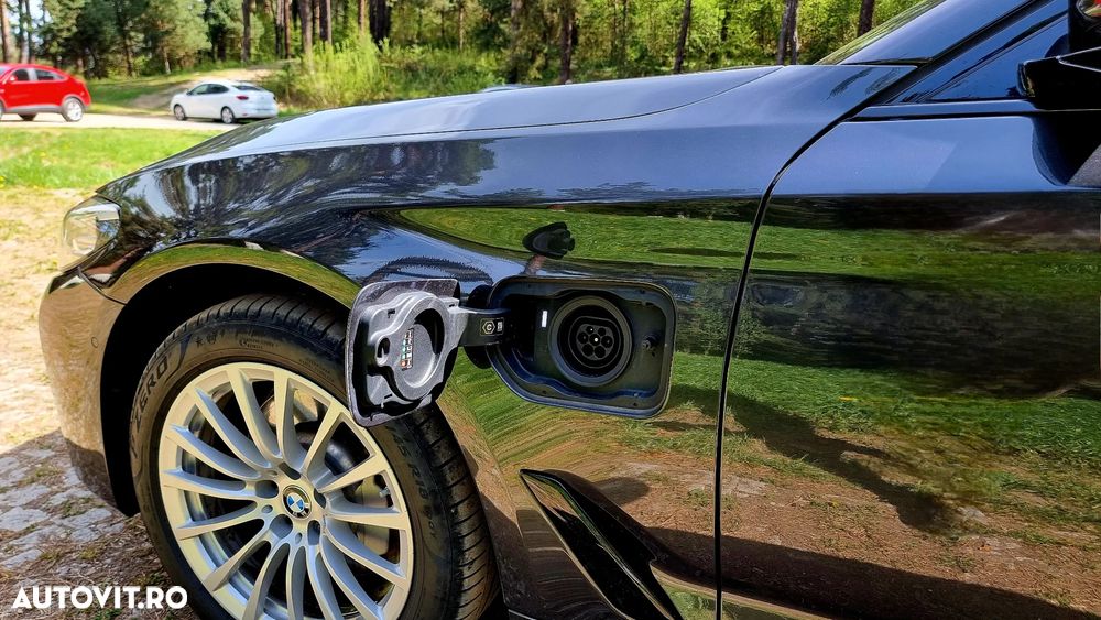 BMW Seria 5 530e Aut. Luxury Line - 11