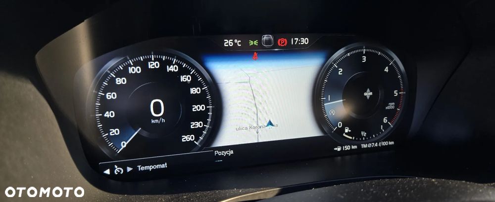 Volvo XC 60 D4 Momentum Pro - 24