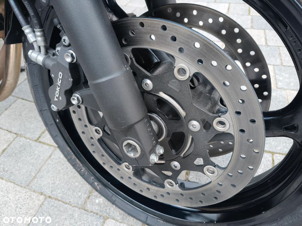 Suzuki GSR - 15