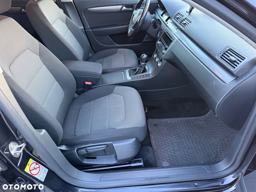 Volkswagen Passat 2.0 TSI Comfortline - 25