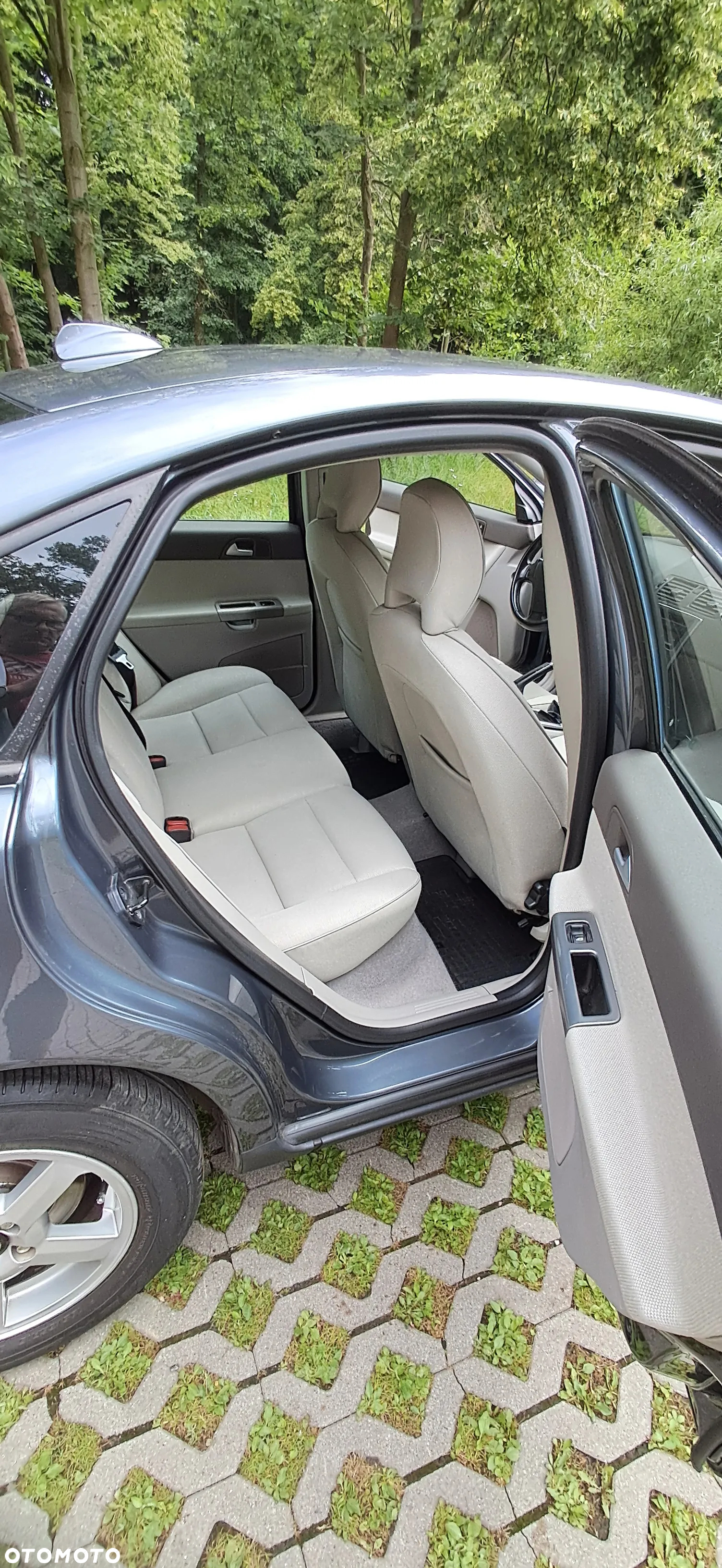 Volvo S40 1.6 - 12