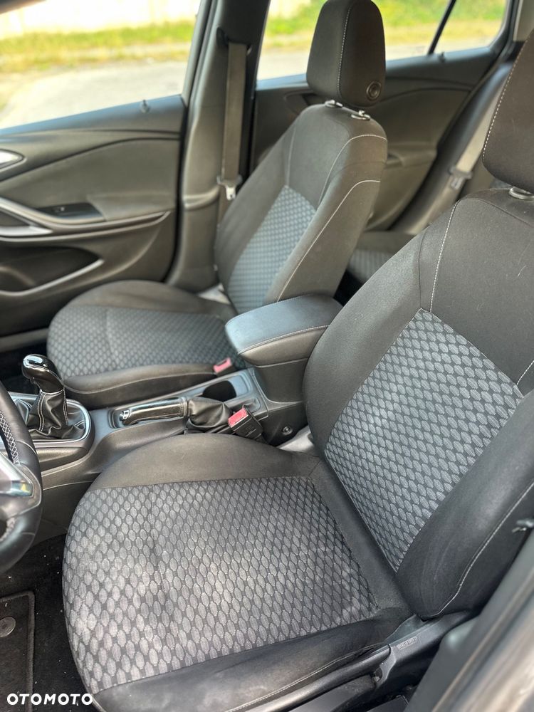Opel Astra 1.4 T Dynamic - 10