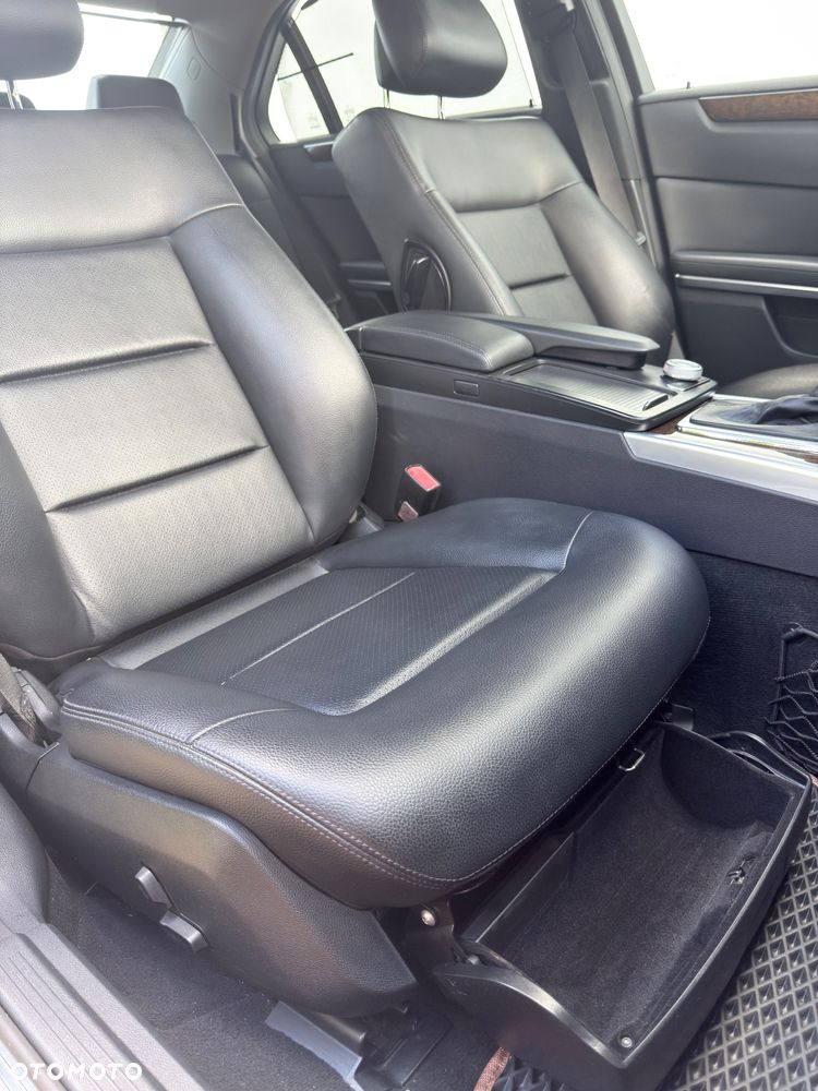 Mercedes-Benz Klasa E 220 CDI BlueEff - 22