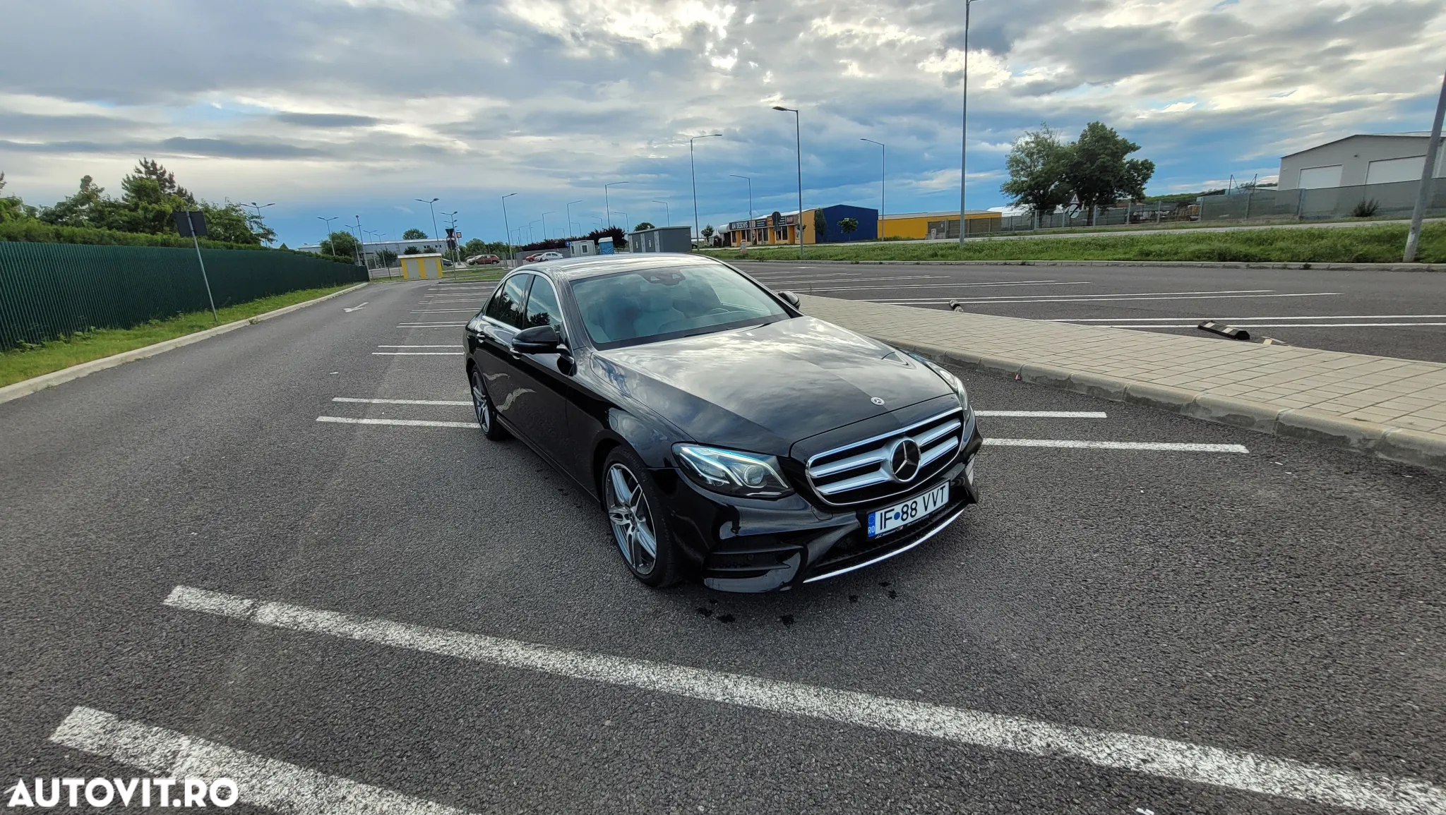 Mercedes-Benz E 200 4Matic 9G-TRONIC AMG Line - 11