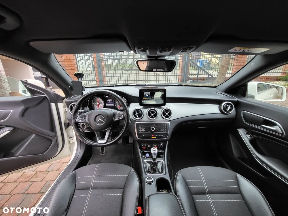Mercedes-Benz CLA 200 - 19