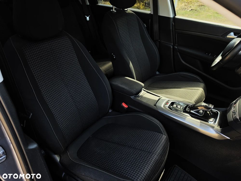 Peugeot 308 BlueHDi 130 EAT8 Stop & Start Allure Business-Paket - 18