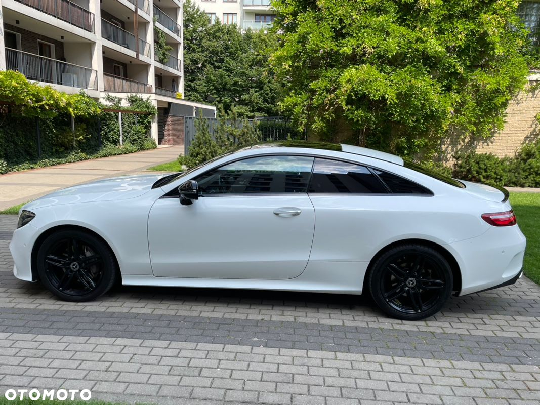 Mercedes-Benz Klasa E 220 d Coupe 4-Matic 9G-TRONIC - 17