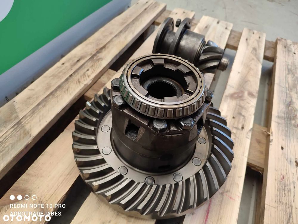 Mechanizm różnicowy Massey Ferguson 860 8x35 - 4