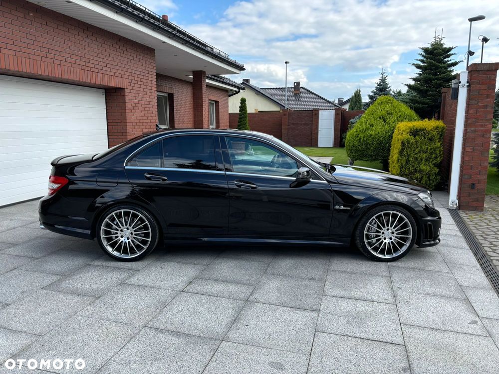 Mercedes-Benz Klasa C 63 AMG - 5