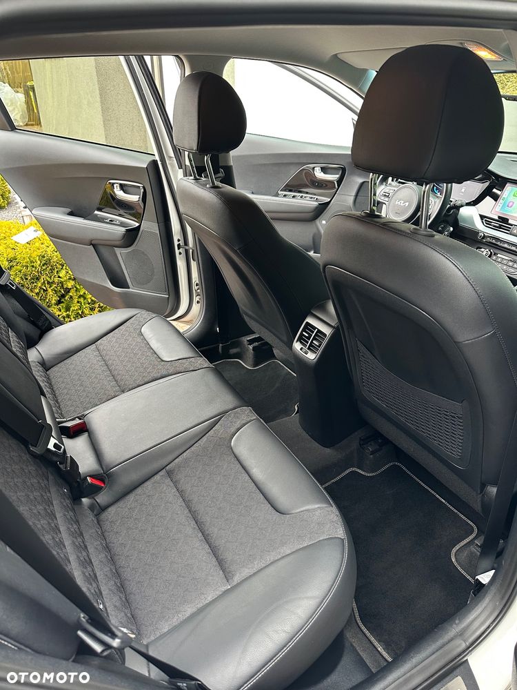 Kia Niro 1.6 GDI Plug-in Hybrid M - 16