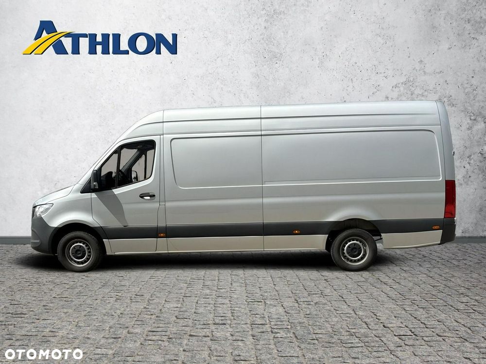 Mercedes-Benz Sprinter - 2