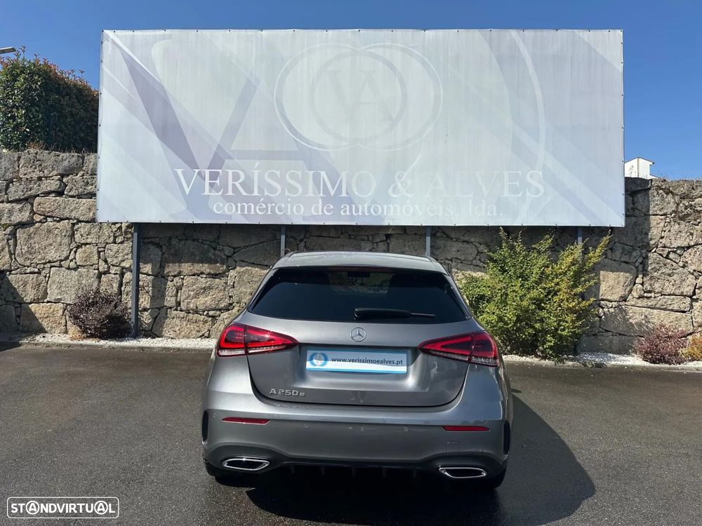 Mercedes-Benz A 250 e 8G-DCT AMG Line Advanced Plus - 12