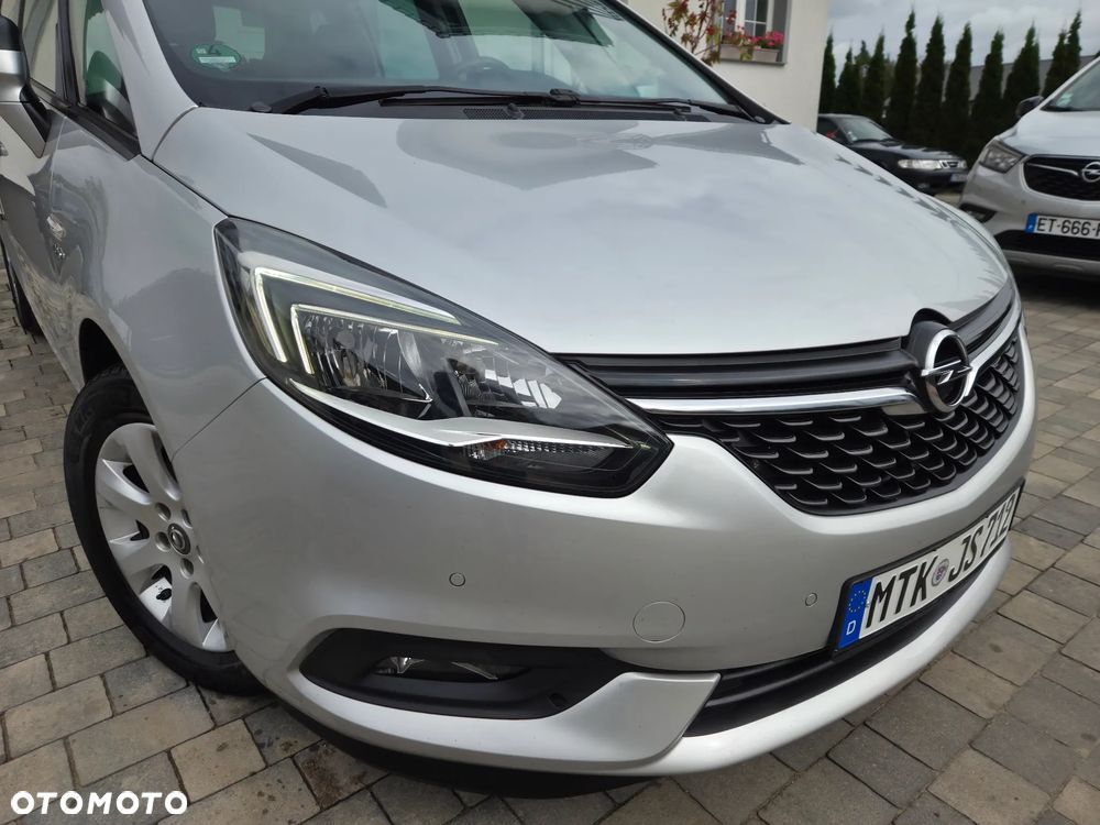 Opel Zafira 1.4 T Cosmo - 24
