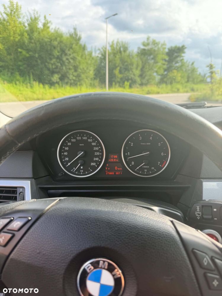 BMW Seria 5 523i - 6