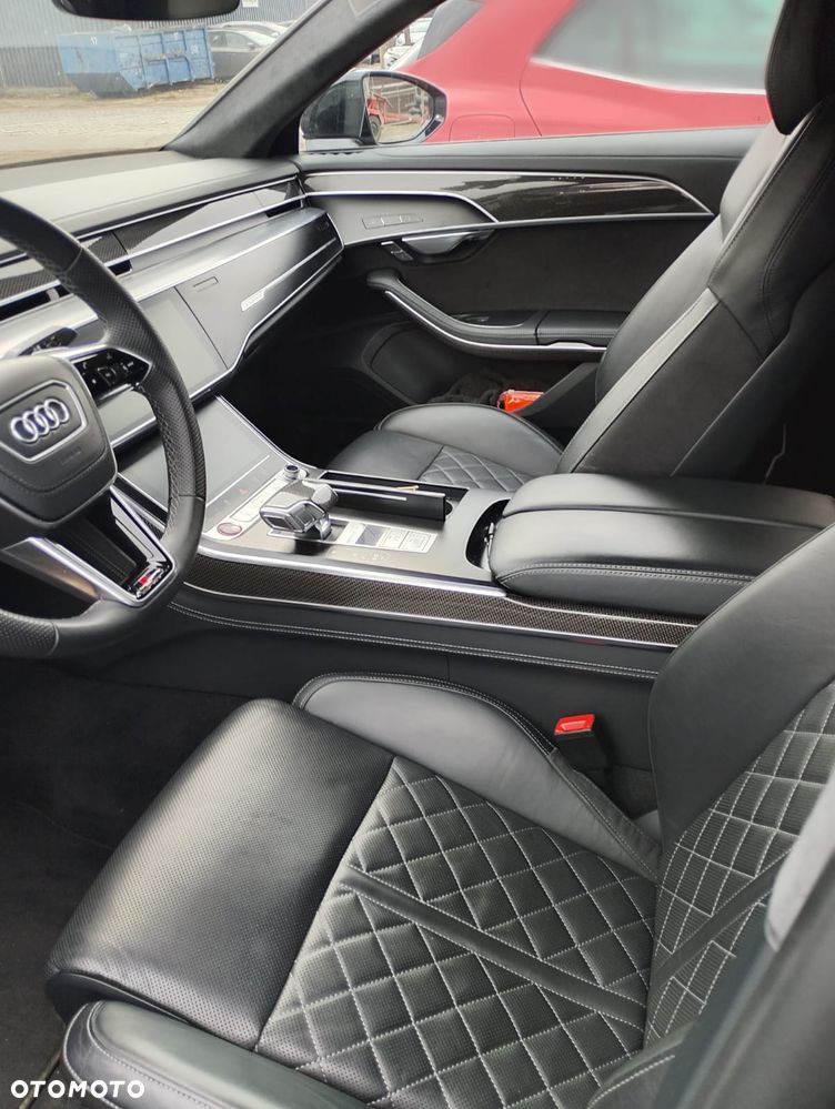Audi S8 - 5