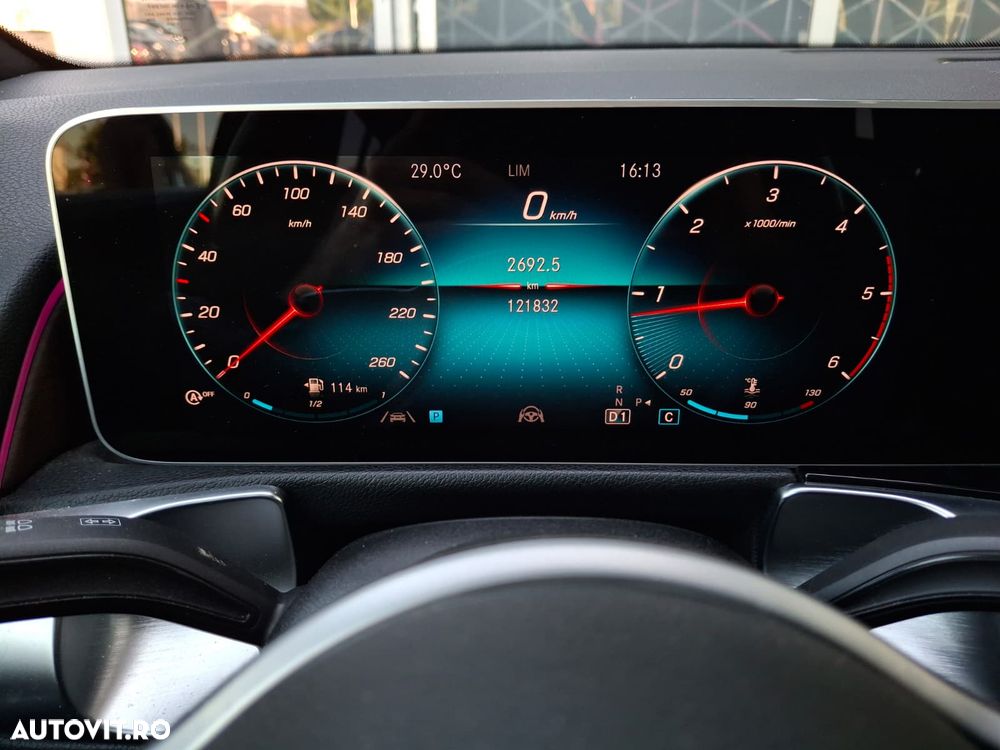 Mercedes-Benz GLB 200 d 4MATIC 8G-DCT - 11