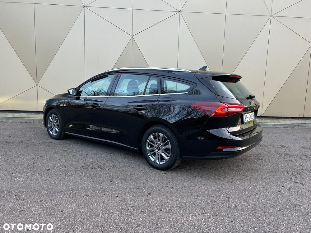Ford Focus 1.0 EcoBoost Titanium Design - 17