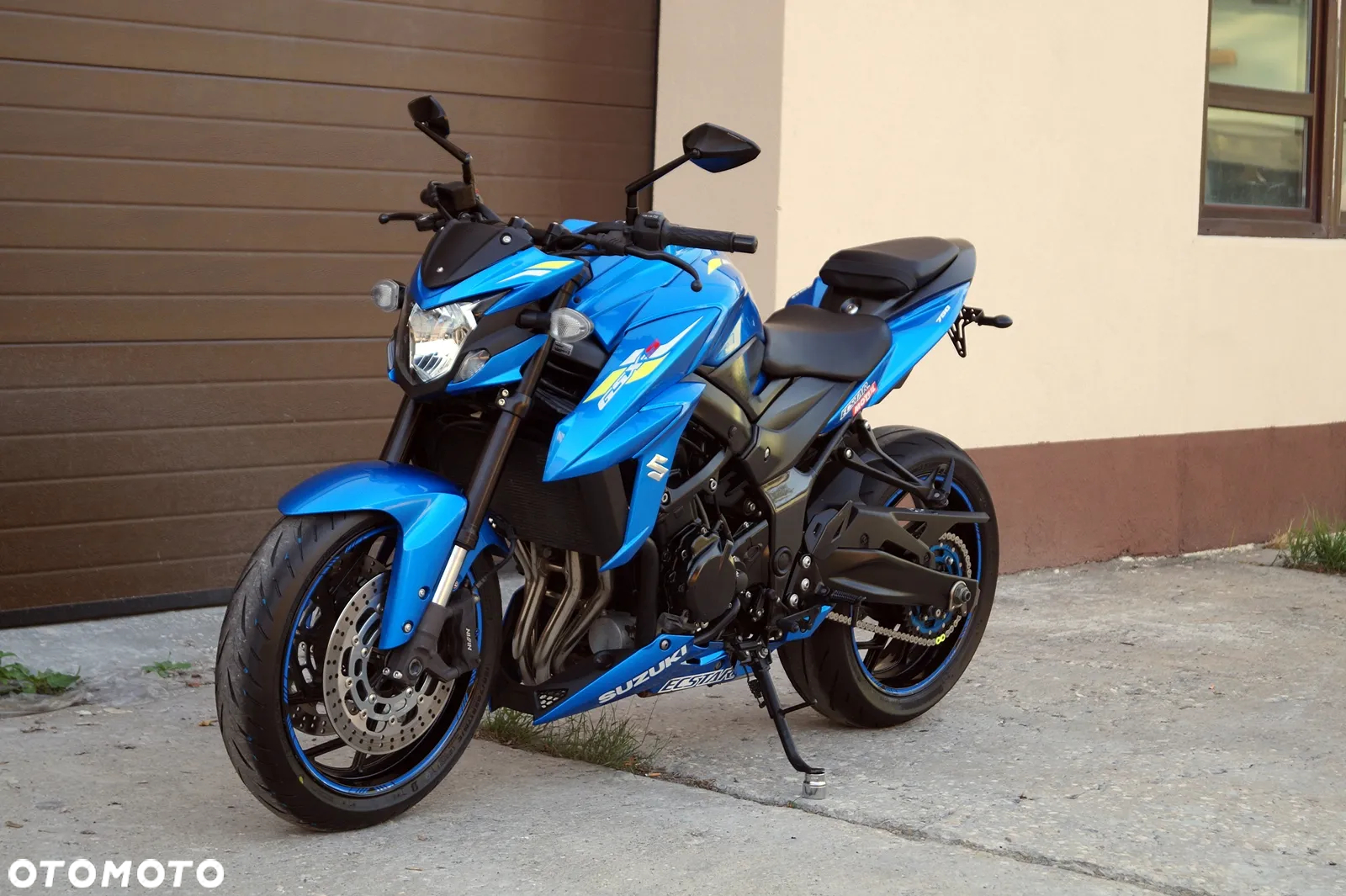 Suzuki GSX - 2
