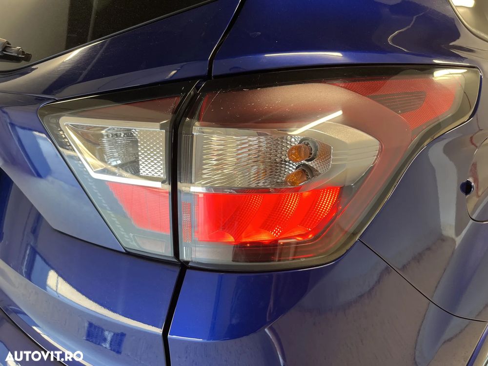 Ford Kuga 2.0 TDCi 4WD Powershift ST-Line - 28