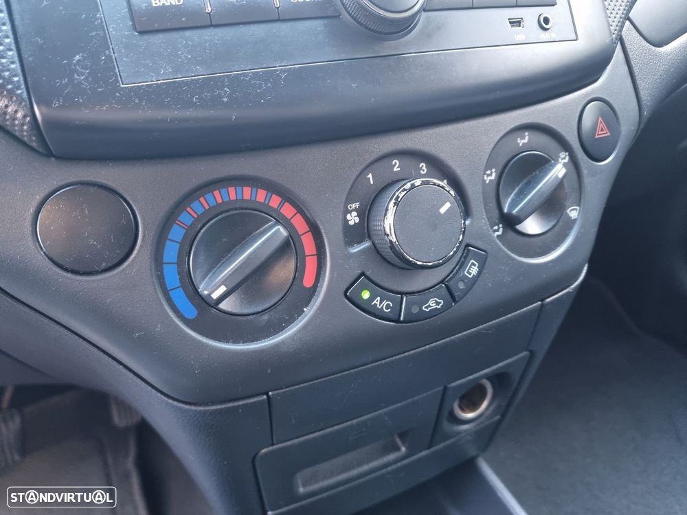 Chevrolet Aveo 1.2 L - 10