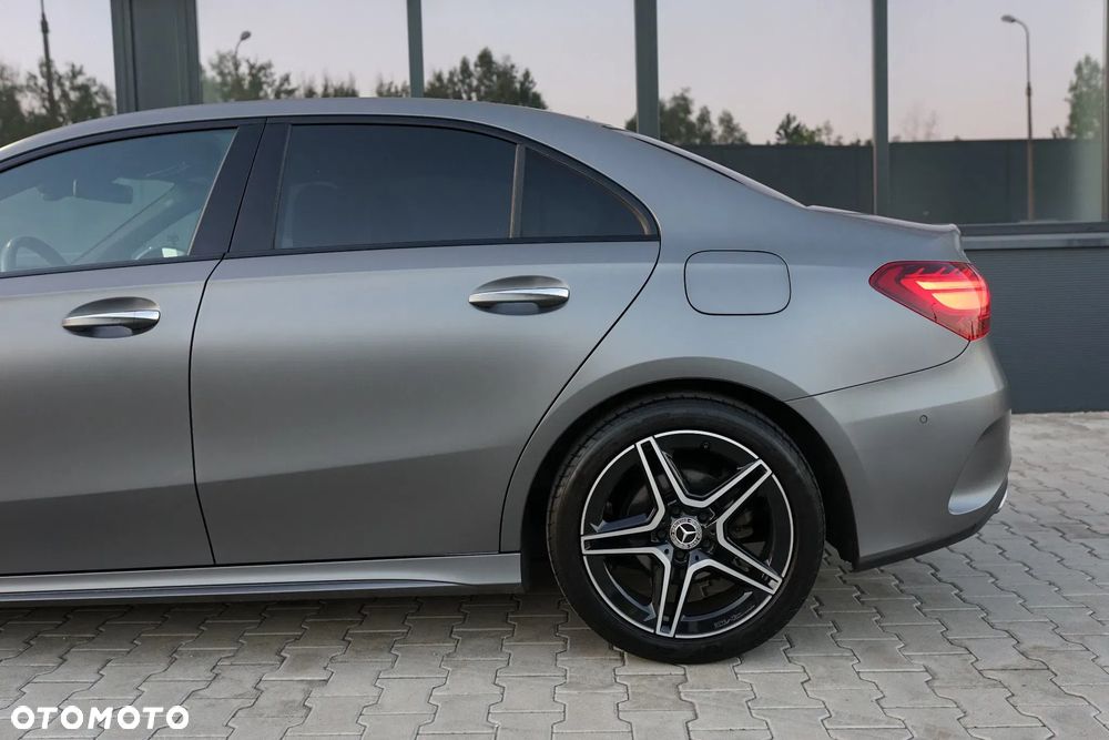 Mercedes-Benz Klasa A 180 AMG Line 7G-DCT - 34