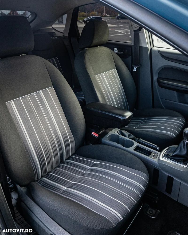 Ford Focus - 8