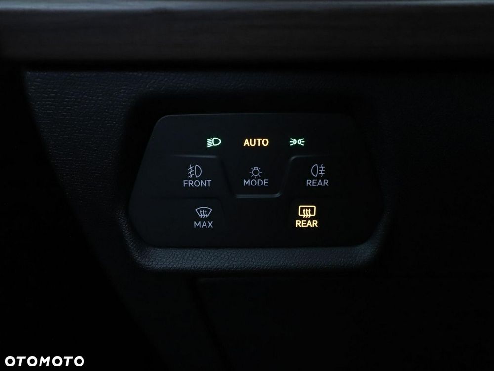 Seat Leon Sportstourer 1.5 eTSI ACT OPF DSG Xcellence - 35
