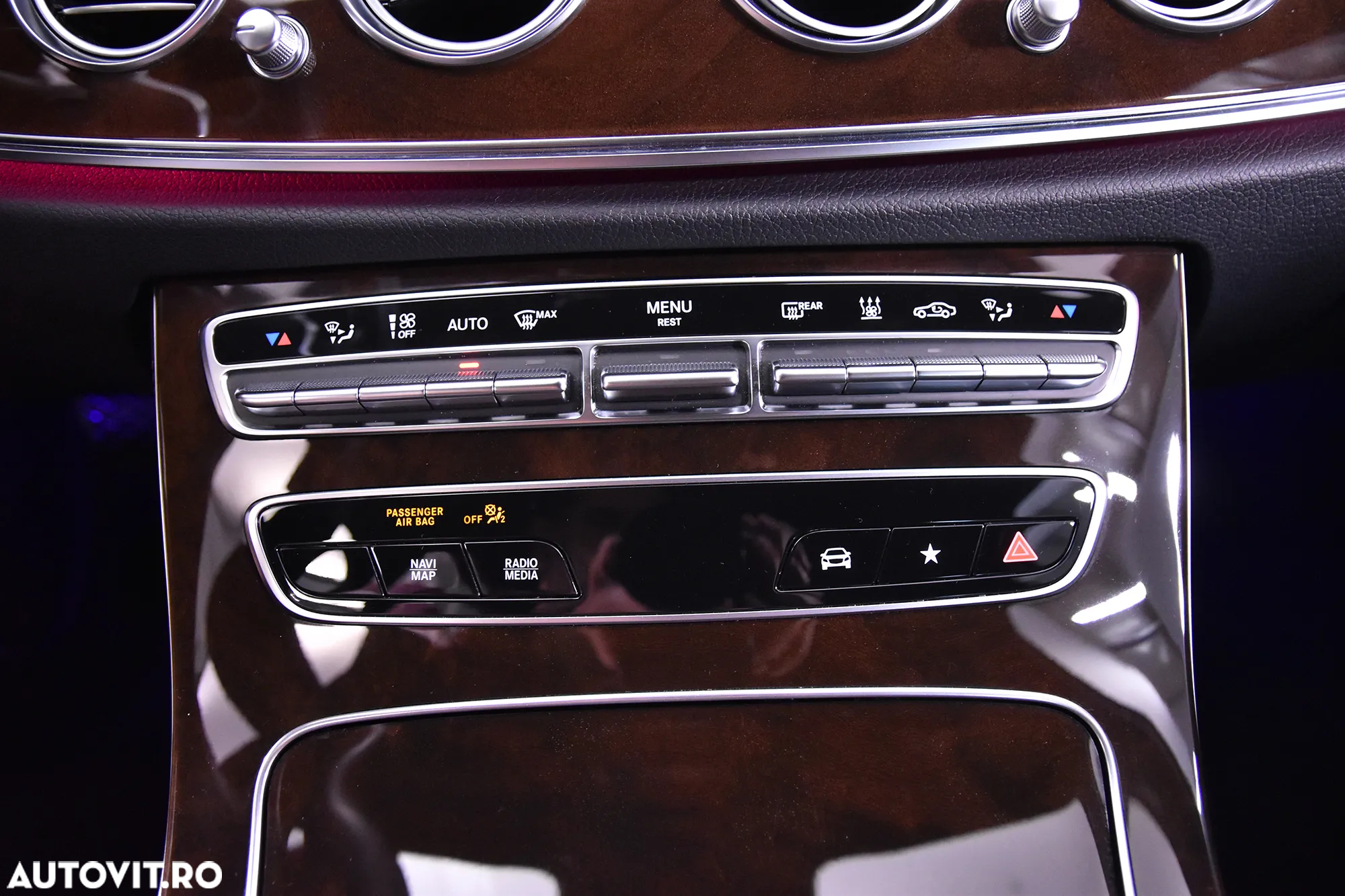 Mercedes-Benz E 300 de Aut. - 18