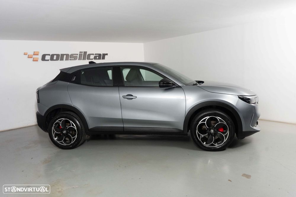Alfa Romeo Junior Elletrica 50 kWh Launch Edition - 7