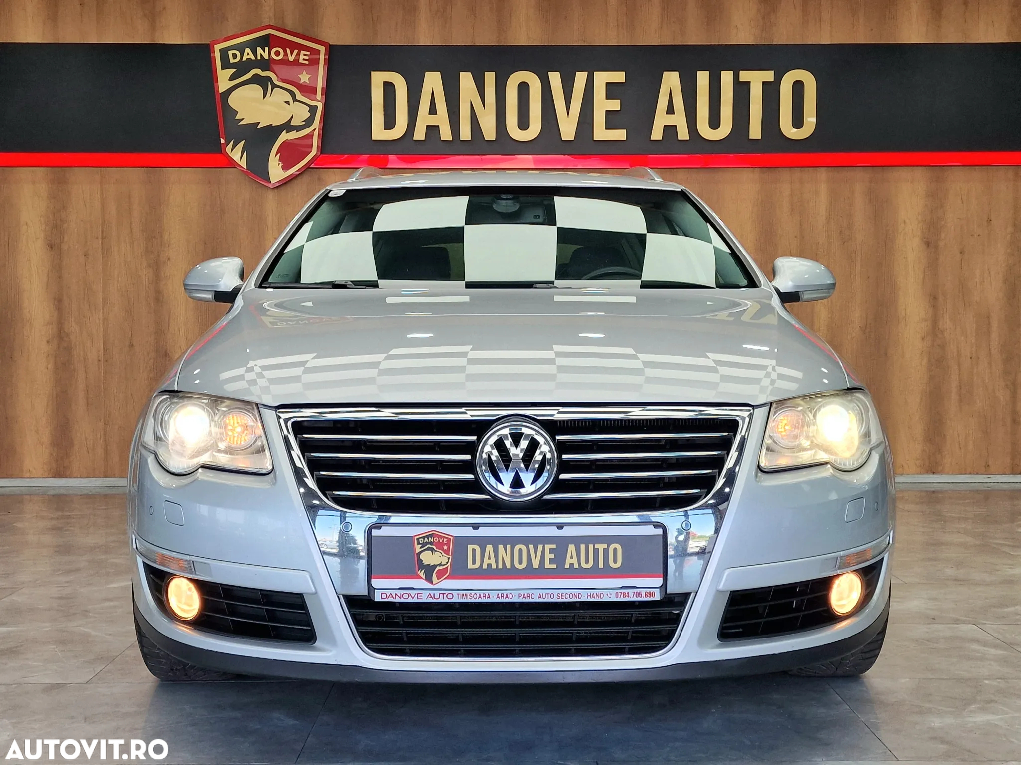 Volkswagen Passat - 2