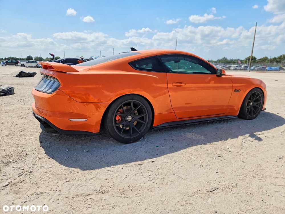 Ford Mustang - 3