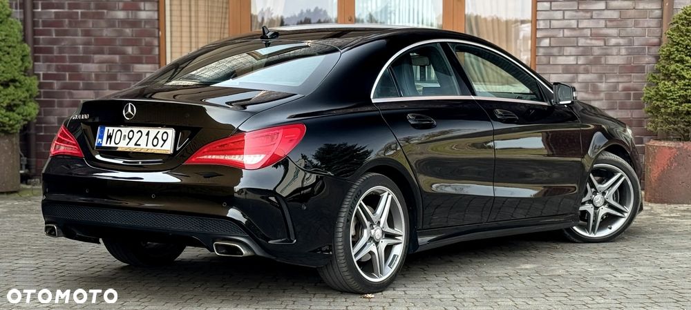 Mercedes-Benz CLA 180 7G-DCT AMG Line - 24