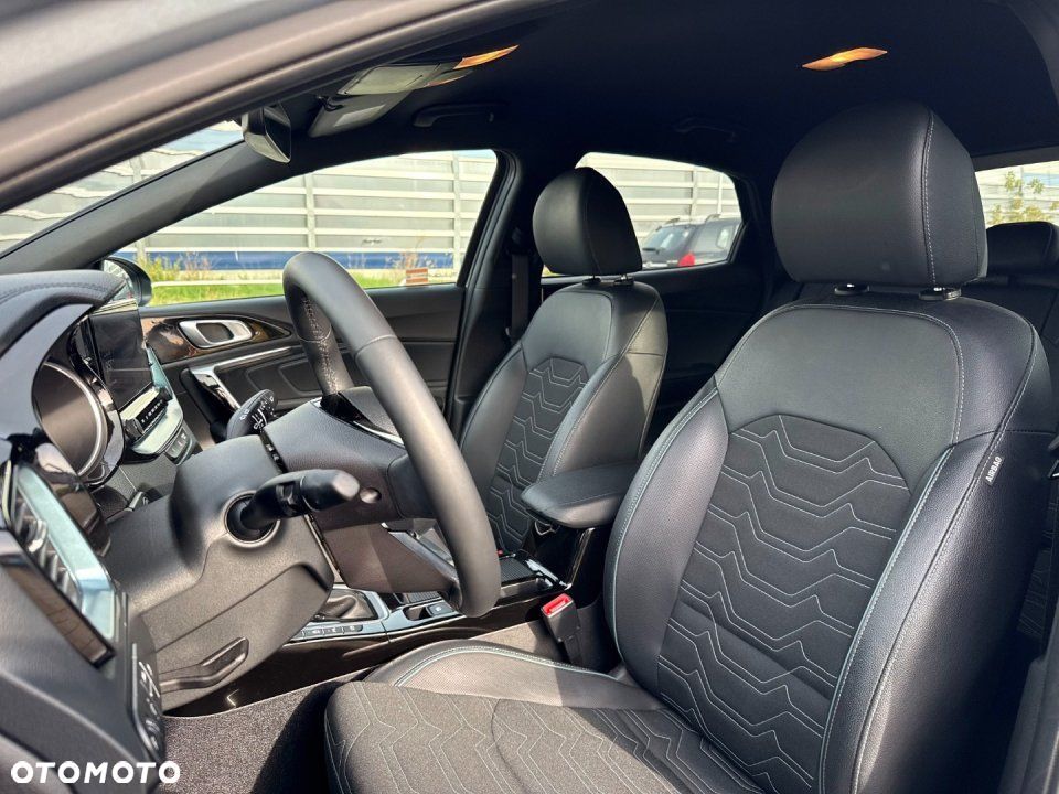 Kia XCeed - 11