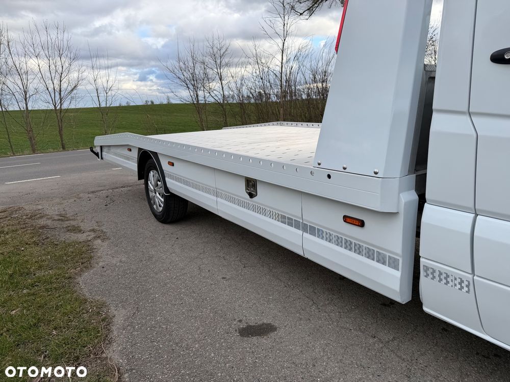 Mercedes-Benz Sprinter - 9