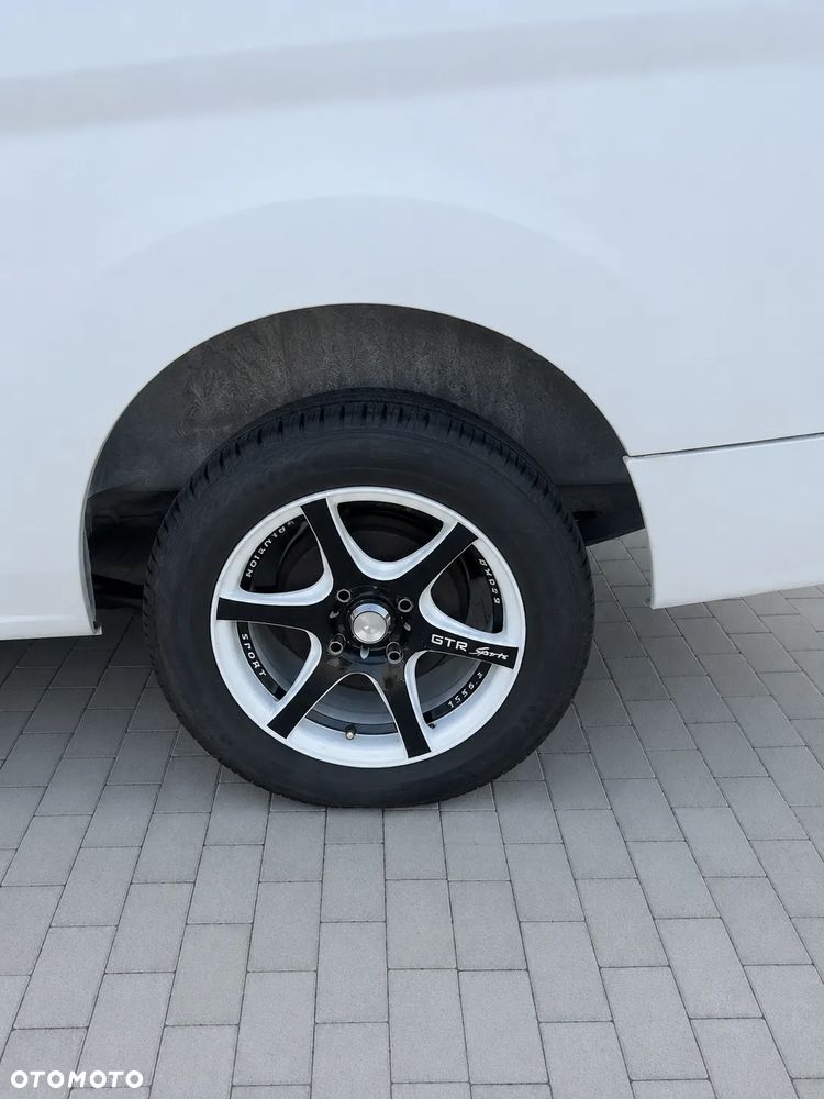 Nissan NV200 Combi - 8