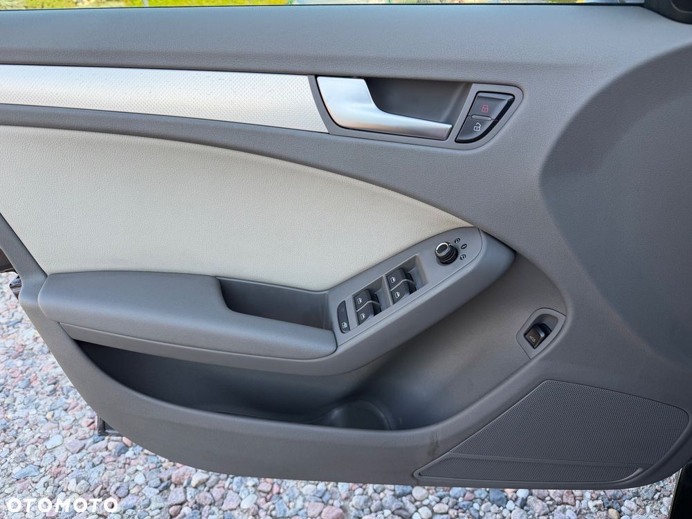 Audi A4 Limousine - 16