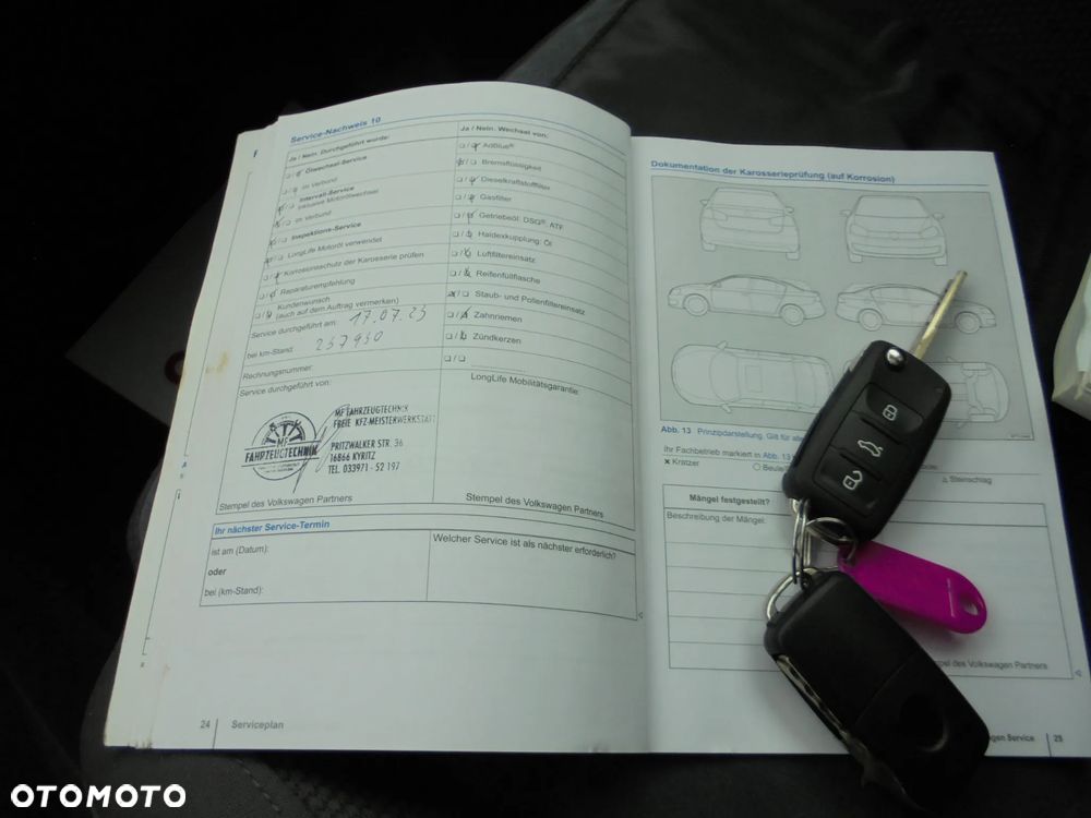 Volkswagen Touran 2.0 TDI DPF BlueMotion Technology DSG Highline - 37