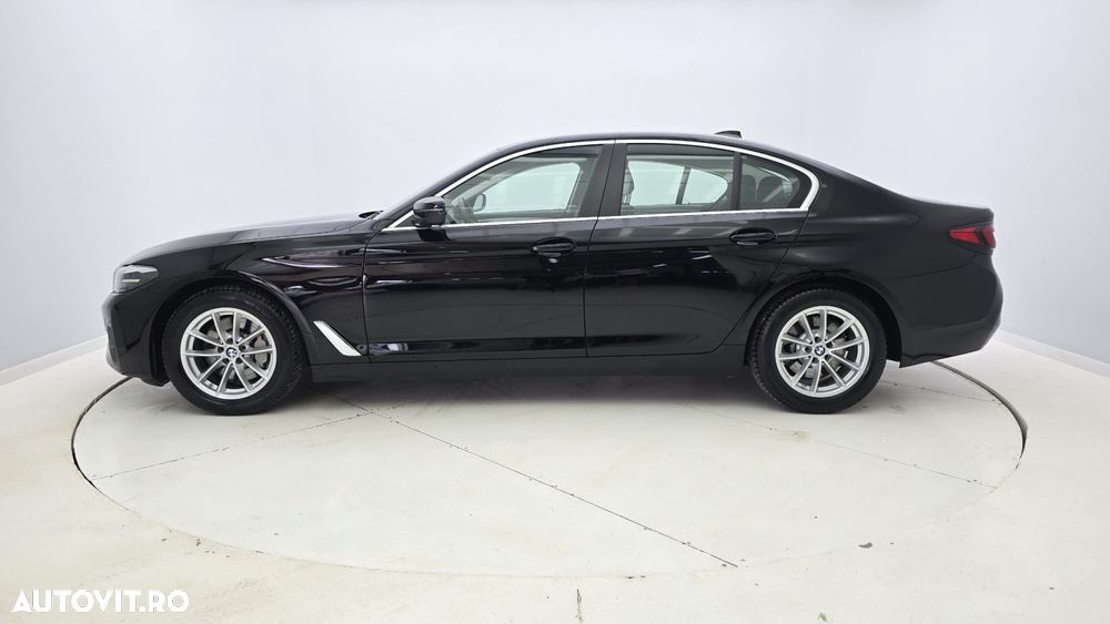 BMW Seria 5 530i xDrive AT MHEV - 9