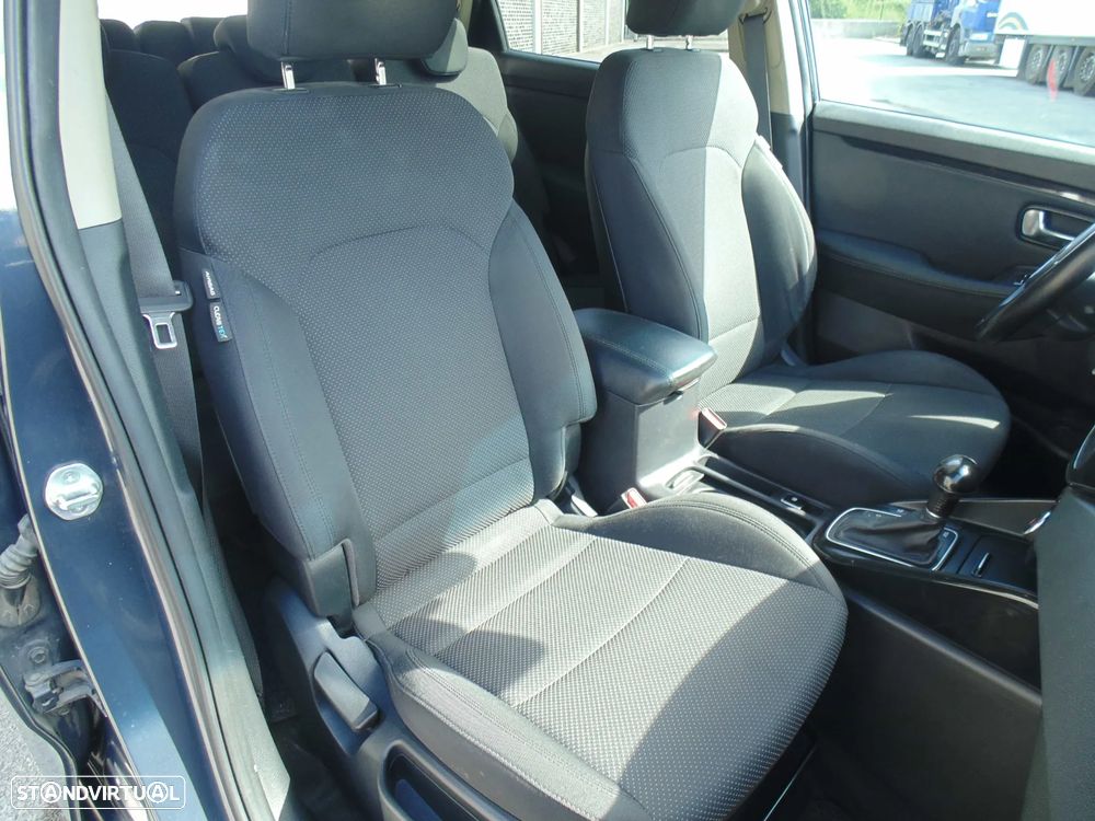 Kia Carens 1.7 CRDi ISG TX Aut. - 20