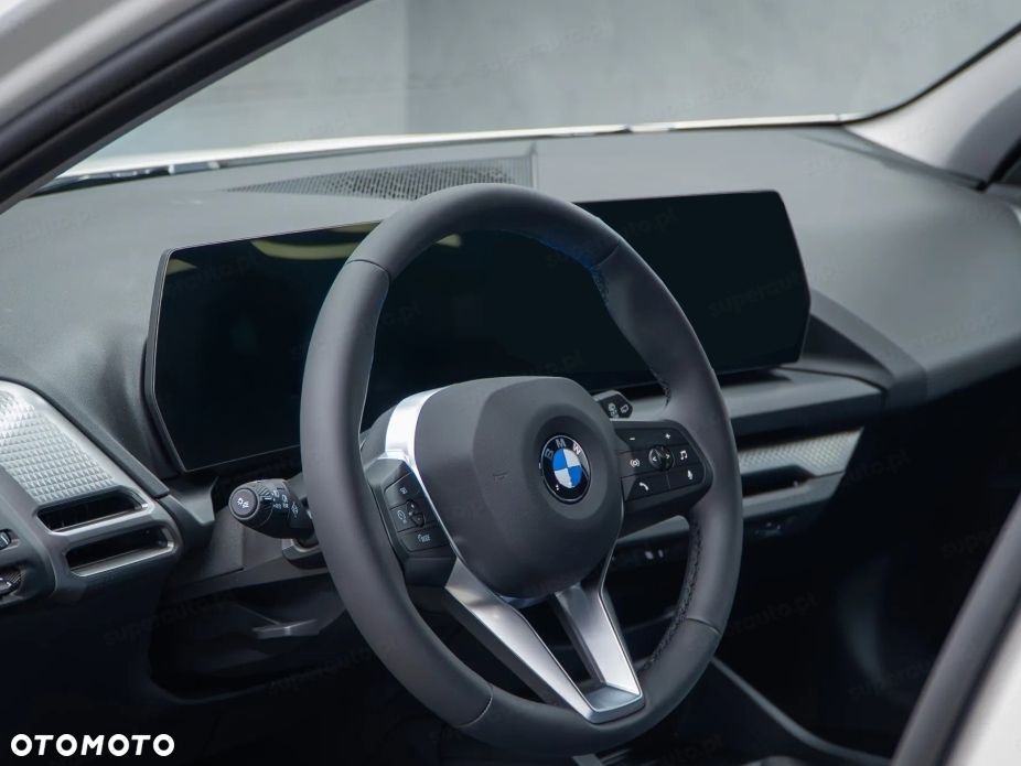 BMW Seria 1 120 mHEV - 10